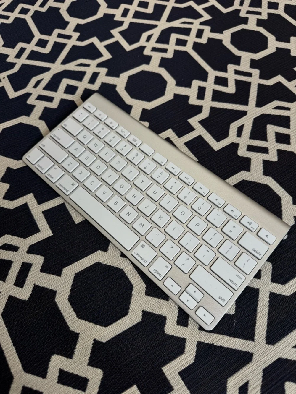 Apple Wireless Keyboard A1314 Aluminum Bluetooth Keyboard Silver White